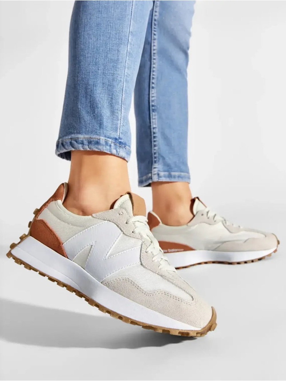 New Balance Womens 327 Casual Sneakers WS327RA
